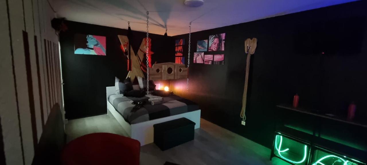 Le Coin Des Desirs Bdsm Apartman Strasbourg Kültér fotó